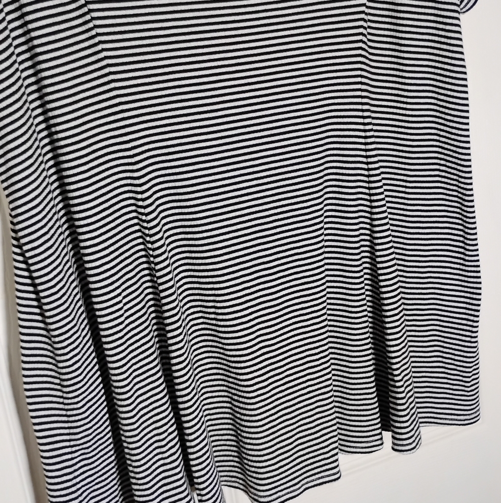 Torrid Striped Ribbed Knit Top - Picture 3 of 11